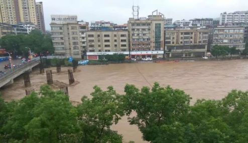 玻璃香蕉视频色在线观看雨天切斷電源