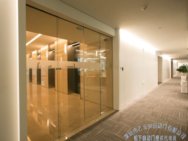 玻璃推拉香蕉视频成人在线-通透門體設計